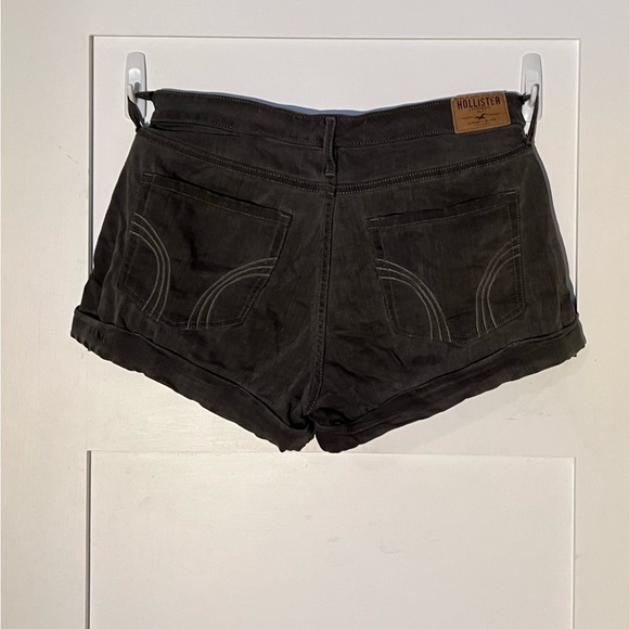 Hollister 3” shorts, Size 11 - Picture 1 of 2